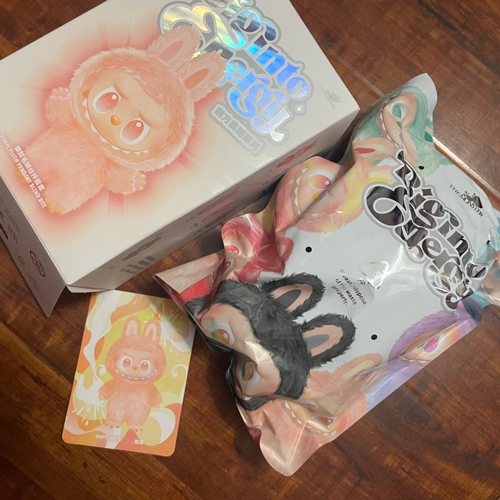 Pop Mart Big Into Energy Labubu -Happiness